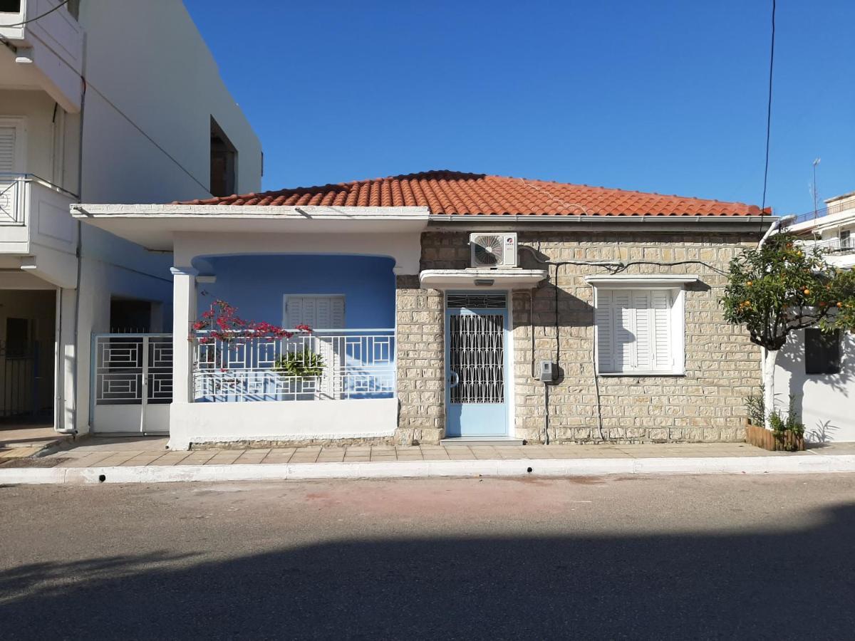 Ανακαινισμενη Μονοκατοικια 125 Τμ Στο Κεντρο Με Κηπο Villa Mesolóngion Exteriör bild