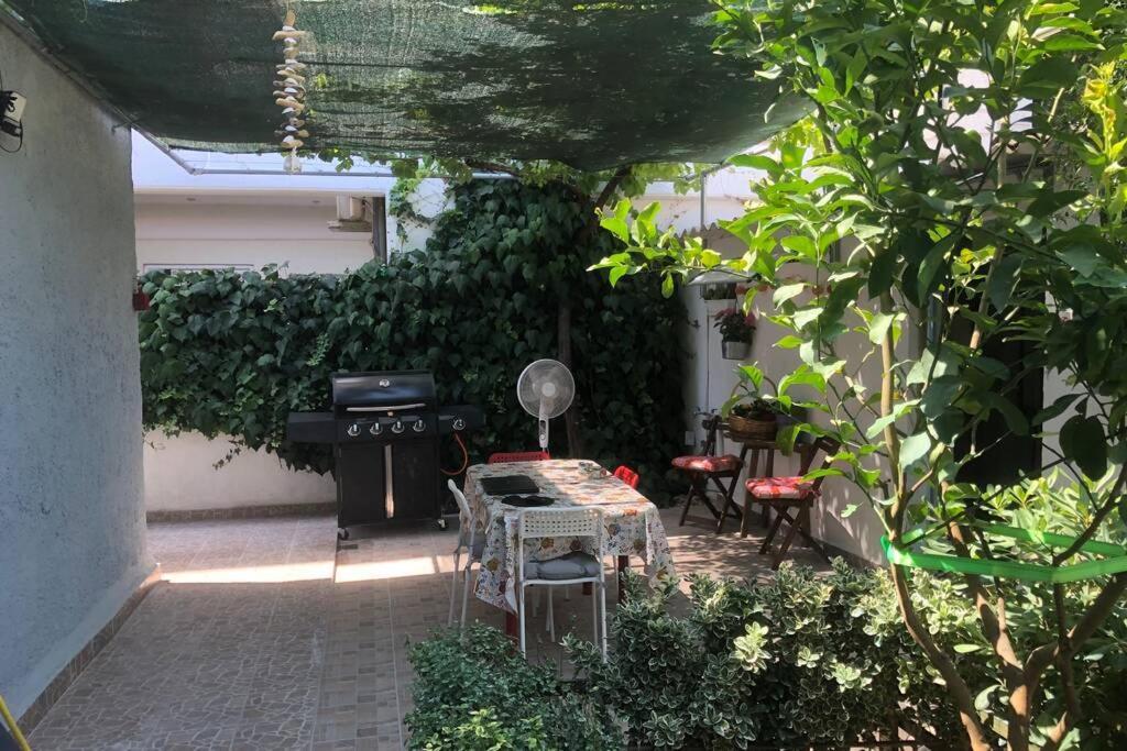 Ανακαινισμενη Μονοκατοικια 125 Τμ Στο Κεντρο Με Κηπο Villa Mesolóngion Exteriör bild
